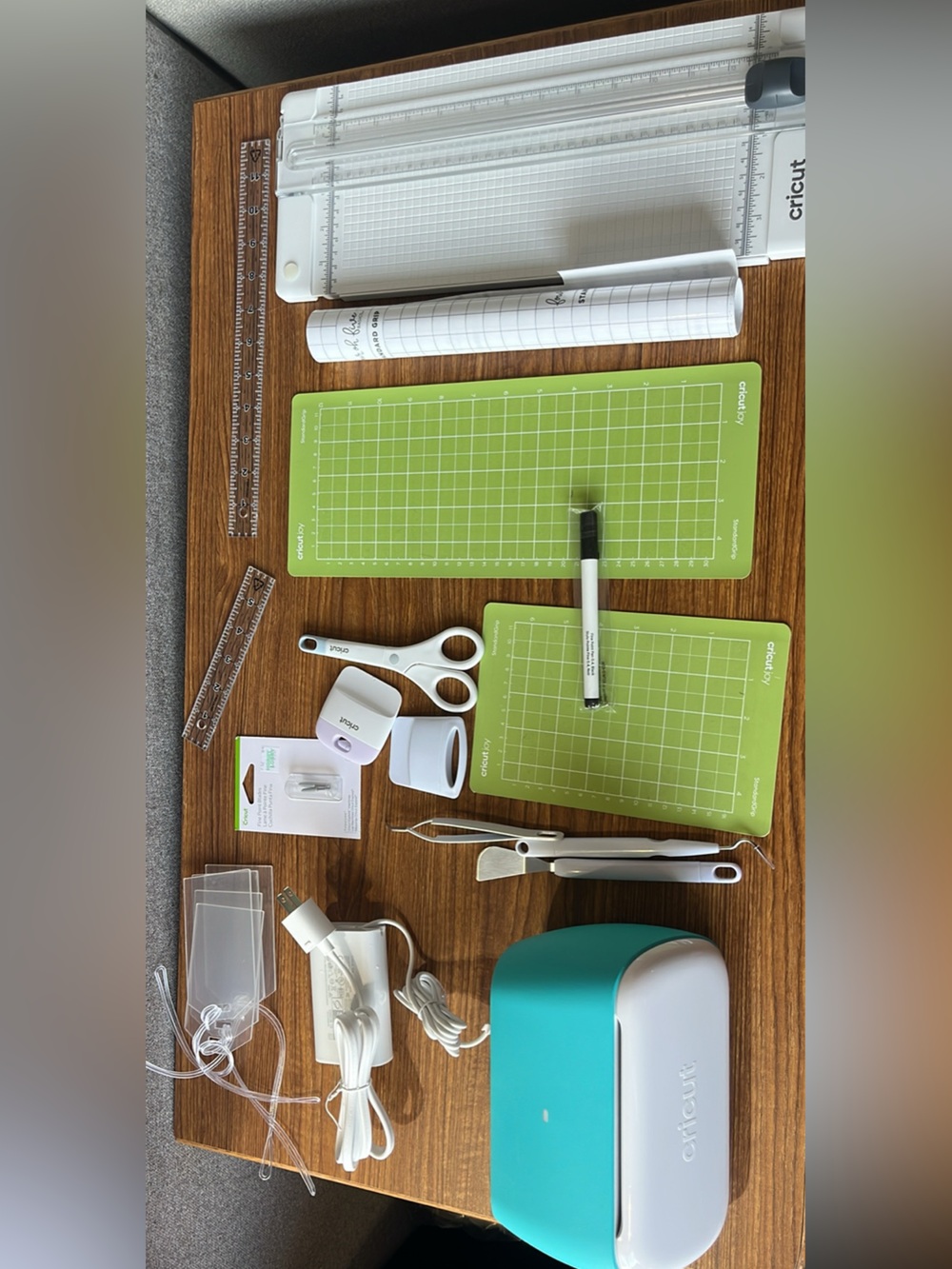 Cricut Joy Craft Machine Bundle with Cutting Mats and accesories